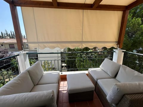 View (from property/room), Balcony/Terrace