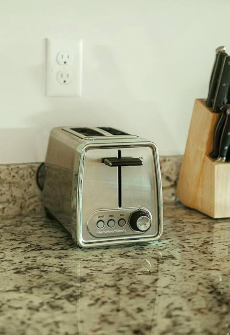 Historic Freshly Renovated 8-Bedroom Townhomes - Downtown Loudon Apartment in Watts Bar Lake