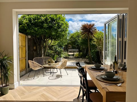 Patio, Dining area, Garden view