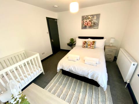 Bed, Bedroom, cot, wardrobe