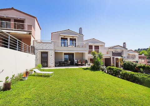 Property building, Spring, Day, Garden, Garden view