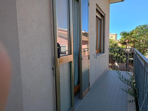 SE118 - Senigallia, ampio trilocale con balcone Apartment in Senigallia