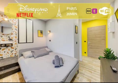 Bed, Logo/Certificate/Sign