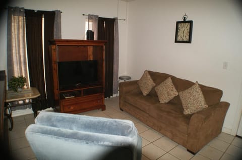 SOUTHWINDS 102 LUXURIOUS CONDO 3 minute walk to beach access Apartment in South Padre Island