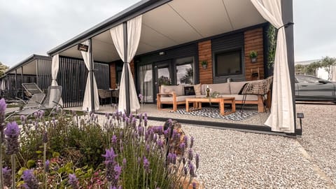 Property building, View (from property/room), Balcony/Terrace, Dining area, Breakfast