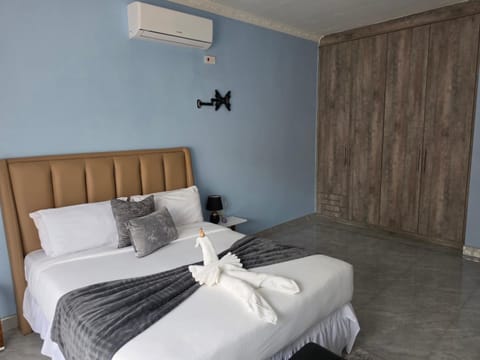 Bed, Bedroom, air conditioner