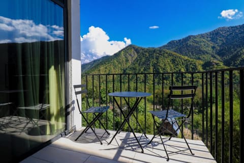 Patio, Spring, Day, Natural landscape, View (from property/room), Balcony/Terrace, Mountain view