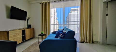 Communal lounge/ TV room, TV and multimedia, Living room, Seating area, Evening entertainment, Sea view, Sea view