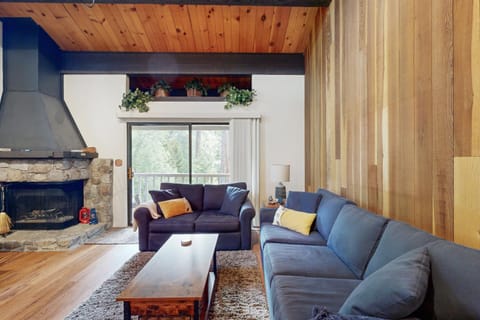 Kingswood Village #167 House in Tahoe Vista