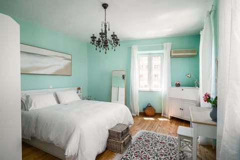 Bed, Bedroom, air conditioner