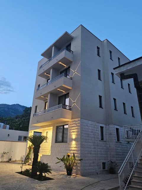 La Vida Apartments Bed and Breakfast in Budva