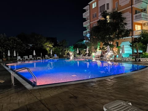 Property building, Pool view, Swimming pool, Swimming pool