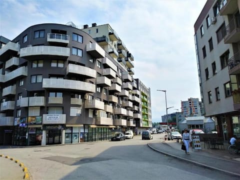 Property building, Neighbourhood