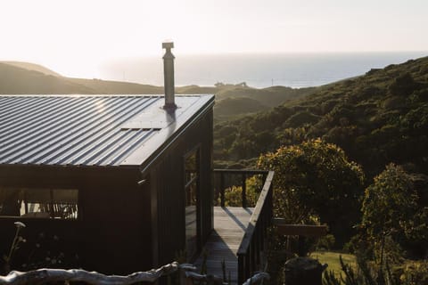 Foudre Suite with Hot Tub at Barrelled Wines Raglan Apartment in Raglan