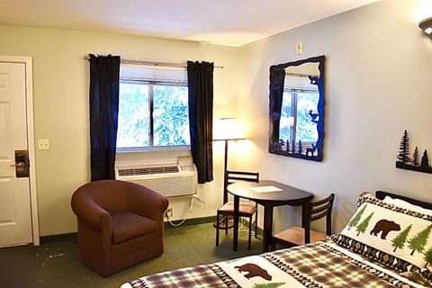 4 Season Fun at Legend Cottage Inn Apartment hotel in Michigan