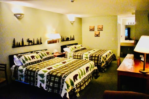 4 Season Fun at Legend Cottage Inn Apartment hotel in Michigan