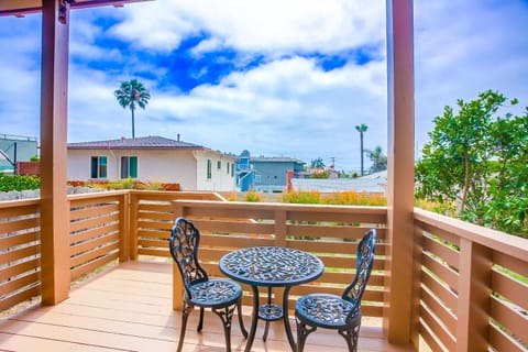 100 Yards Ocean & Surfing Ocean Views Backyard House in Pacific Beach