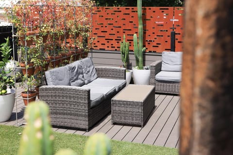 Day, Garden, Seating area, Garden view