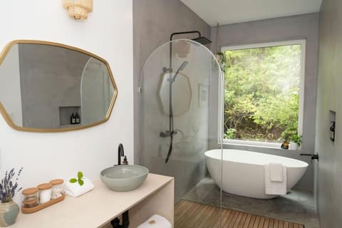 Shower, Toilet, Bathroom, Bath, towels