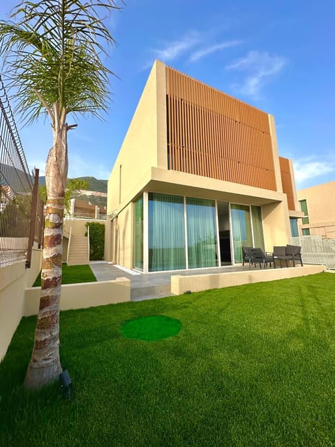 Property building, Garden