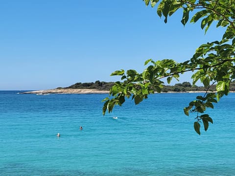 Margaret 150 METERS TO THE BEACH Apartment in Banjole