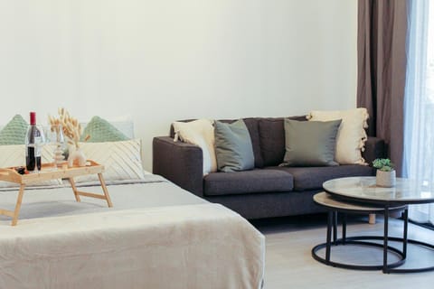 Bed, Seating area, Bedroom
