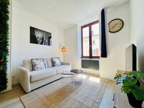 Le République 2, Gare, Centre-Ville Apartment in Bourgoin-Jallieu