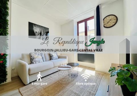 Le République 2, Gare, Centre-Ville Apartment in Bourgoin-Jallieu