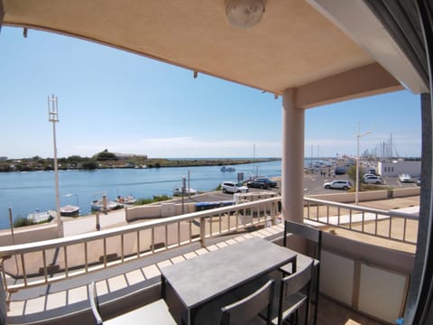 Balcony/Terrace, River view