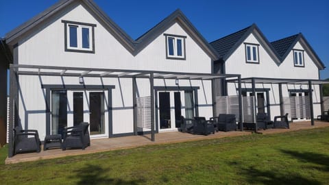 Property building, Day, Garden