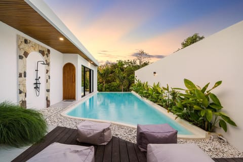 Pool view, Swimming pool, sunbed