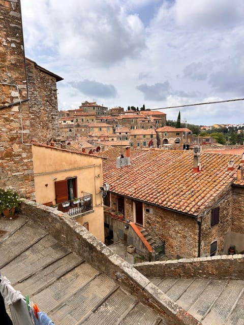 Il Borgo Charming House House in Campiglia Marittima