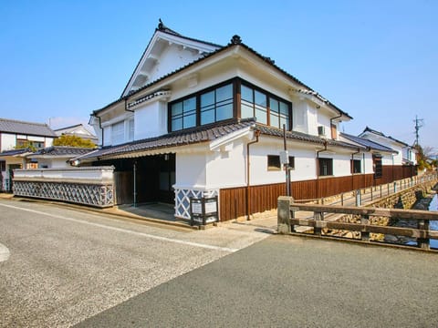 Property building, Day, Neighbourhood, Street view