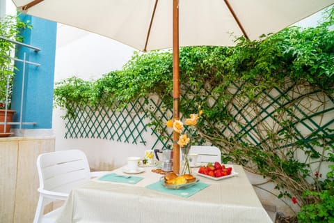 Patio, Food, Garden view