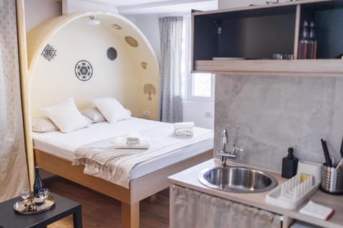 room service, kitchen