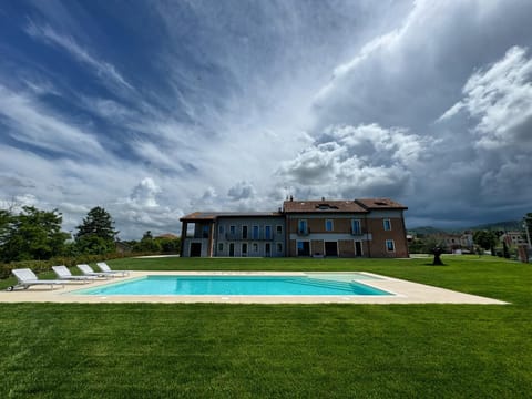 Property building, Spring, Day, Natural landscape, Garden, Garden view, Pool view, Swimming pool, sunbed