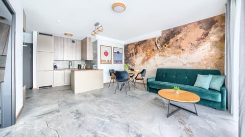 Kitchen or kitchenette, Living room, Seating area, Dining area