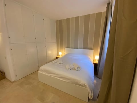 Bed, Photo of the whole room, Bedroom, towels, wardrobe