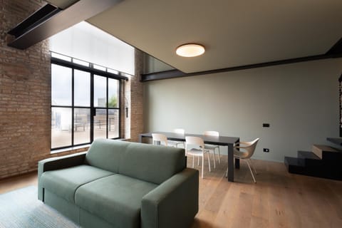 Living room, Dining area