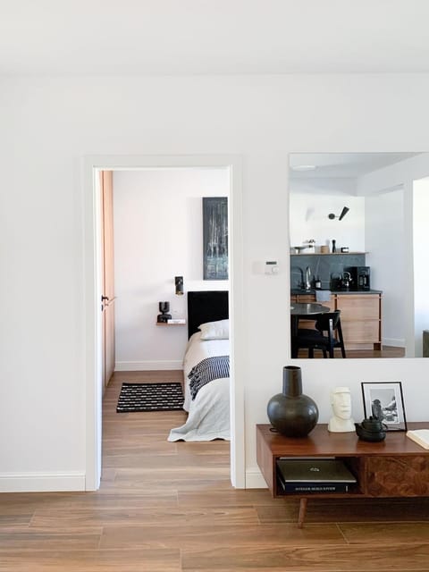 Living room, Photo of the whole room, Bedroom