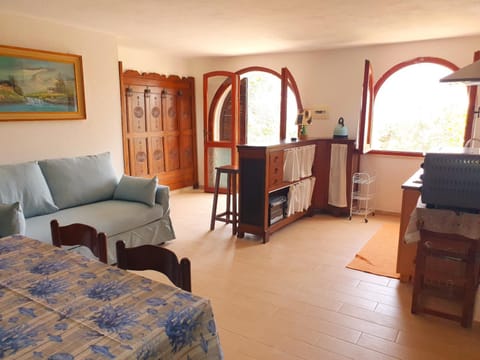 TV and multimedia, Kitchen or kitchenette, Living room, Photo of the whole room, Seating area