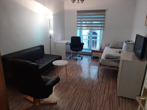 Bed, Seating area, Bedroom