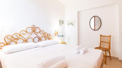 Bed, Photo of the whole room, Bedroom, towels, wardrobe