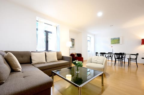 TV and multimedia, Living room, Dining area