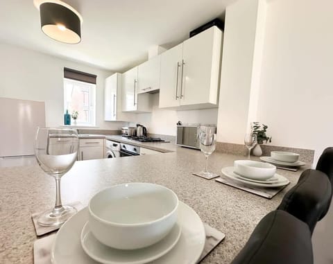 Chestnut House by Blue Skies Stays House in Middlesbrough