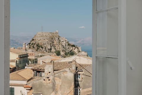 Nearby landmark, Day, Landmark view