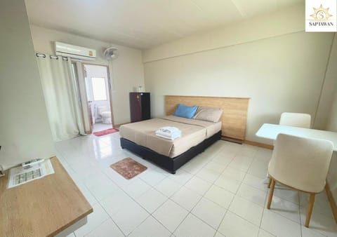 Bed, Photo of the whole room, Bedroom, air conditioner