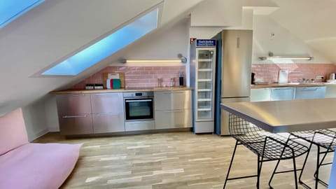 Kitchen or kitchenette, Kitchen or kitchenette, Dining area, oven, stove