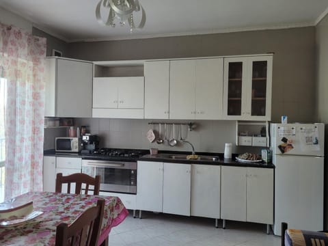 Coffee/tea facilities, Dining area, pet friendly, stove