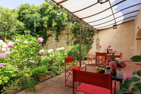 Patio, Spring, Garden, Dining area